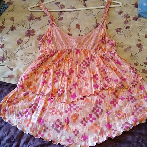 Pink rayon top - Picture 3 of 3